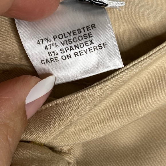 St. John Sport Fashion Fit Tan Cargo Pants Size 8 - Picture 6 of 9